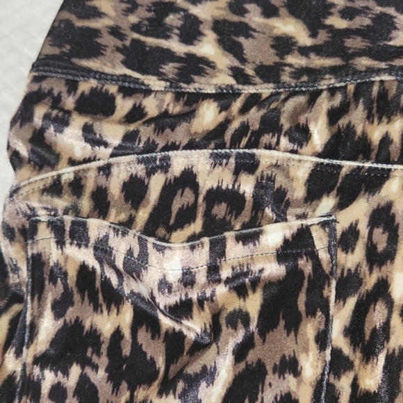 SEVEN7 VELOUR LEGGING CHEETAH PRINT SIZE M NEW WITH TAGS - Picture 11 of 14